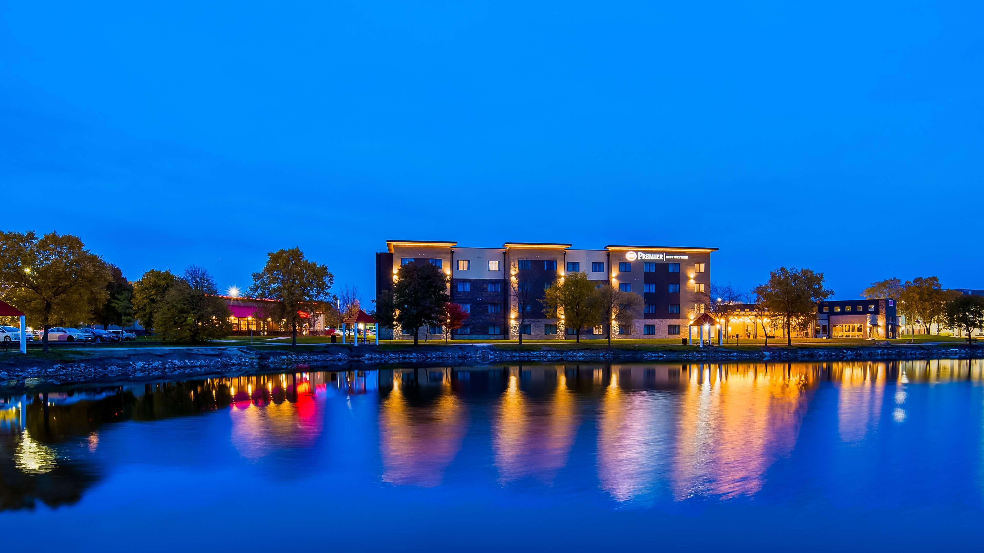 Best Western Plus Okotoks Inn & Suites Exterior foto