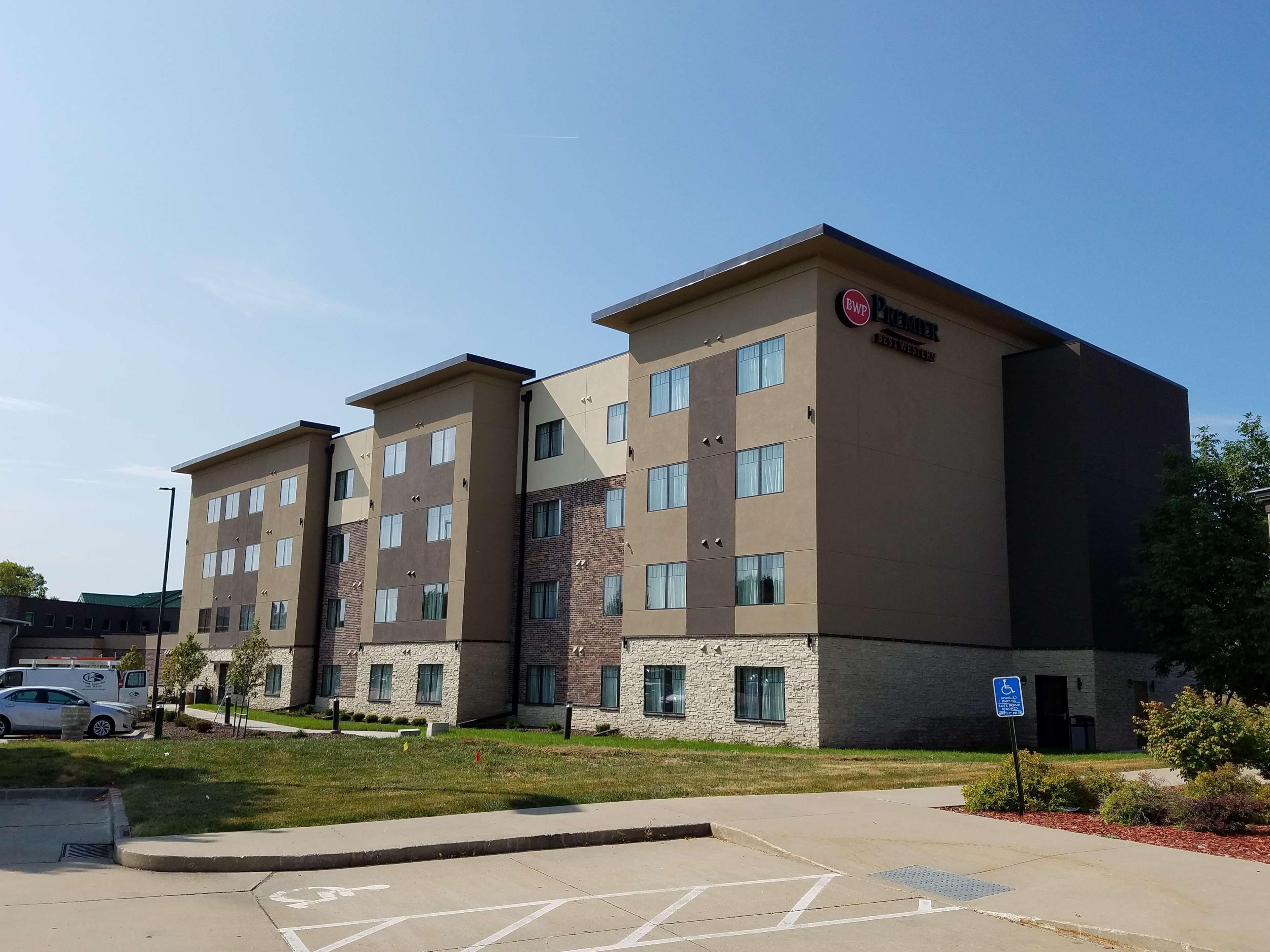 Best Western Plus Okotoks Inn & Suites Exterior foto